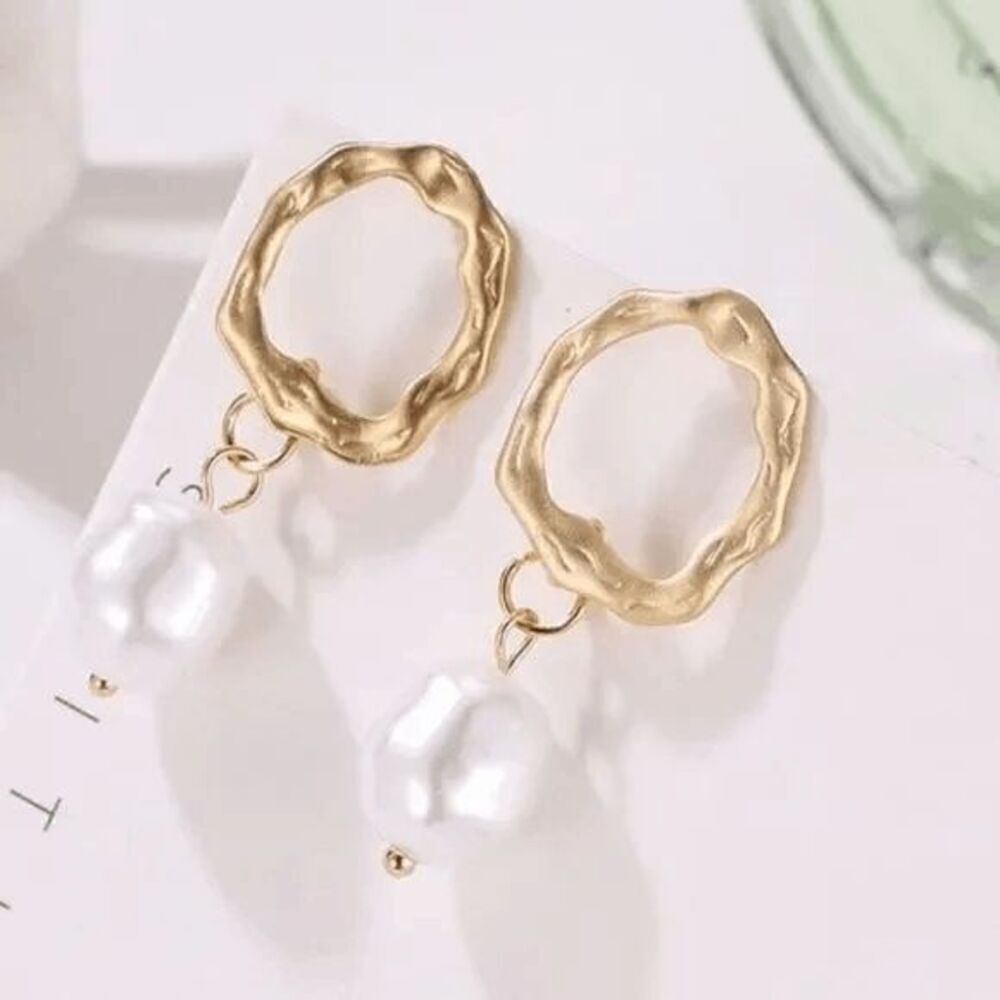 Ladies Dangle Fashion Pearl Round Earrings - Picture 6 of 6